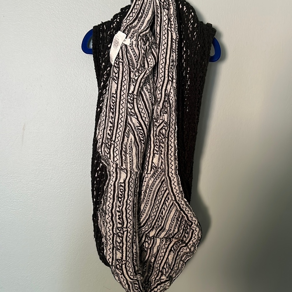BCBG Reversible wraparound scarf